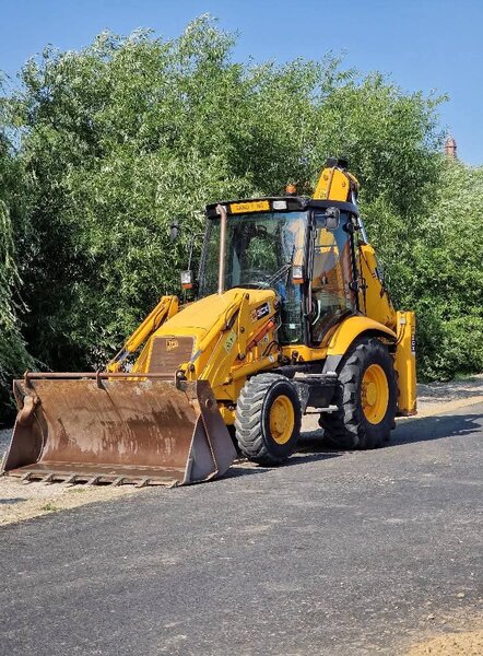 Inchiriez buldoexcavator